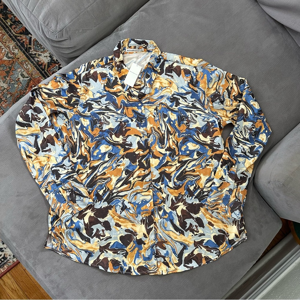 NWT Abercrombie & Fitch Women's Long-Sleeve Satin ABSTRACT PRINT SIZE Large